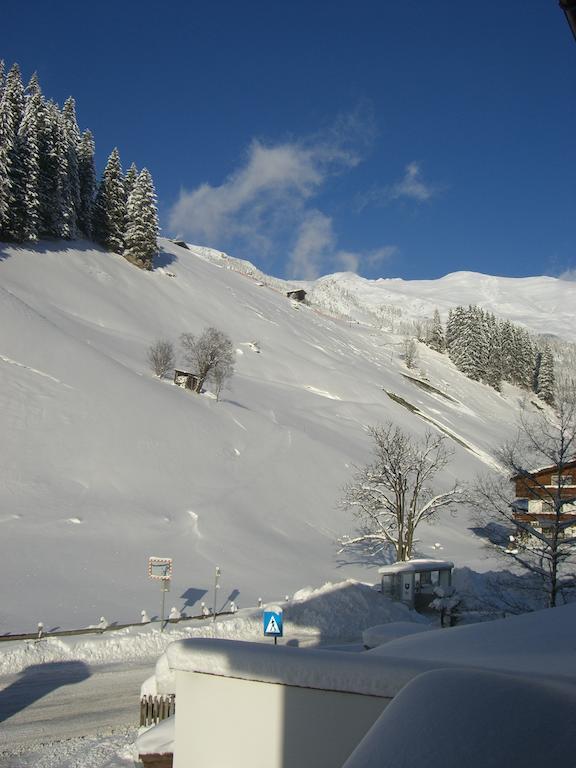 Gaestehaus Alpenland Тукс Экстерьер фото