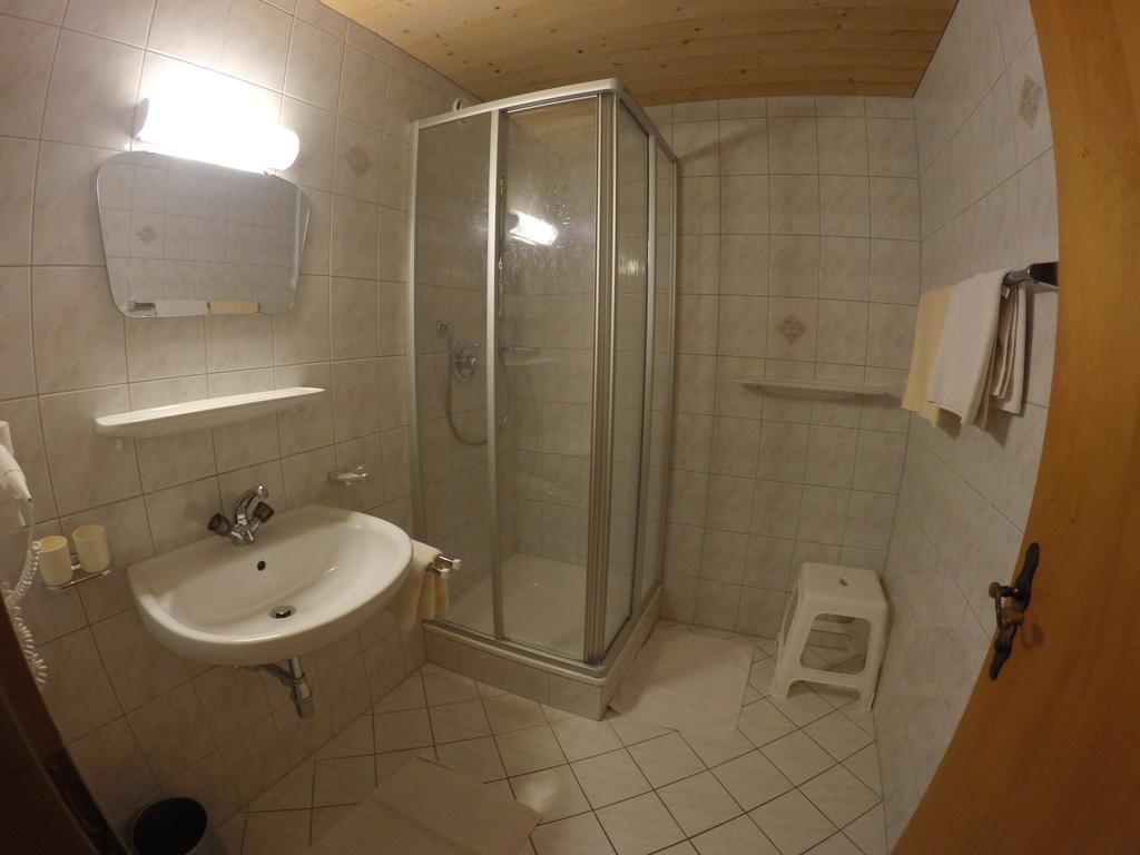 Gaestehaus Alpenland Тукс Номер фото